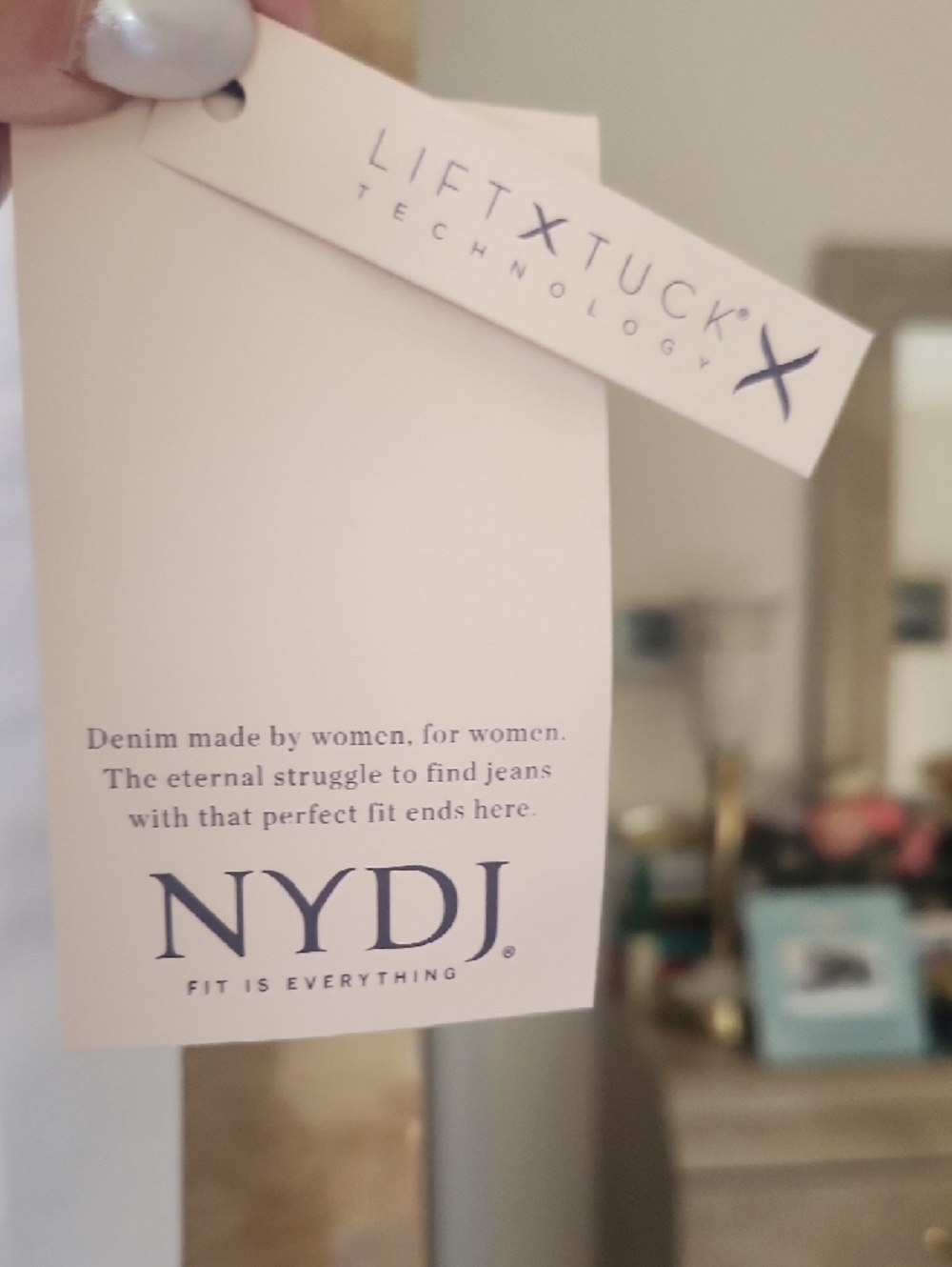 SALE ! SALE -NWT- BRAND <NYDJ >White Skinny Jeans for Women - Picture 6 of 10